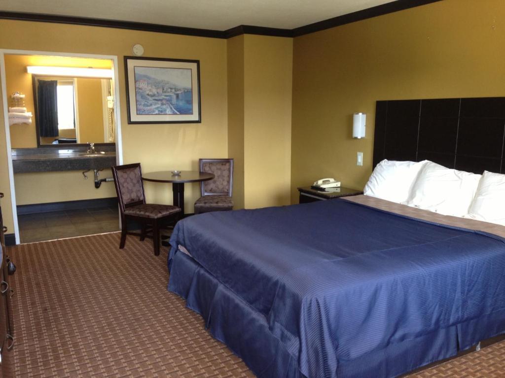 Del Amo Motel 3*