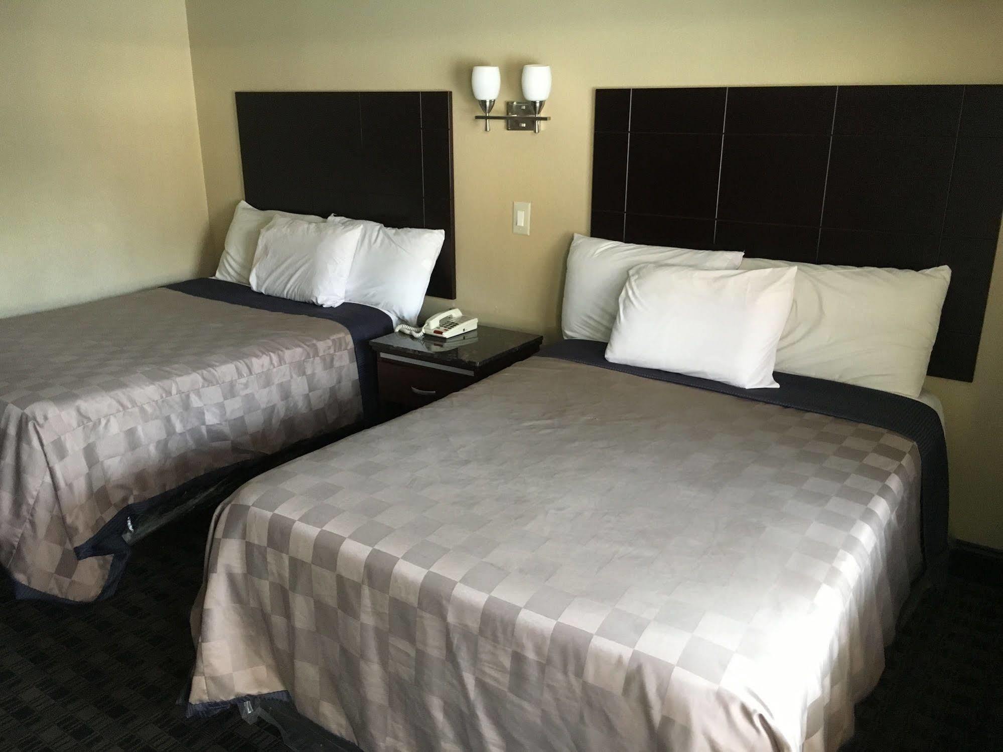 Motel Del Amo 3*